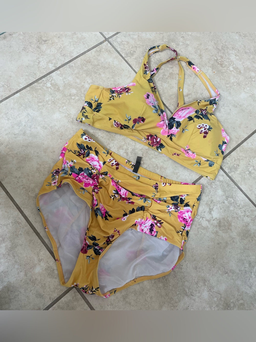torrid Yellow Floral bikini 👙               size: top2/bottom1